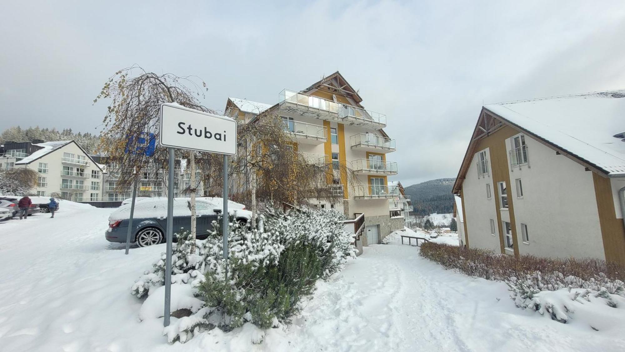 Apartament Stubai 3 Czarna Gora سيينا المظهر الخارجي الصورة